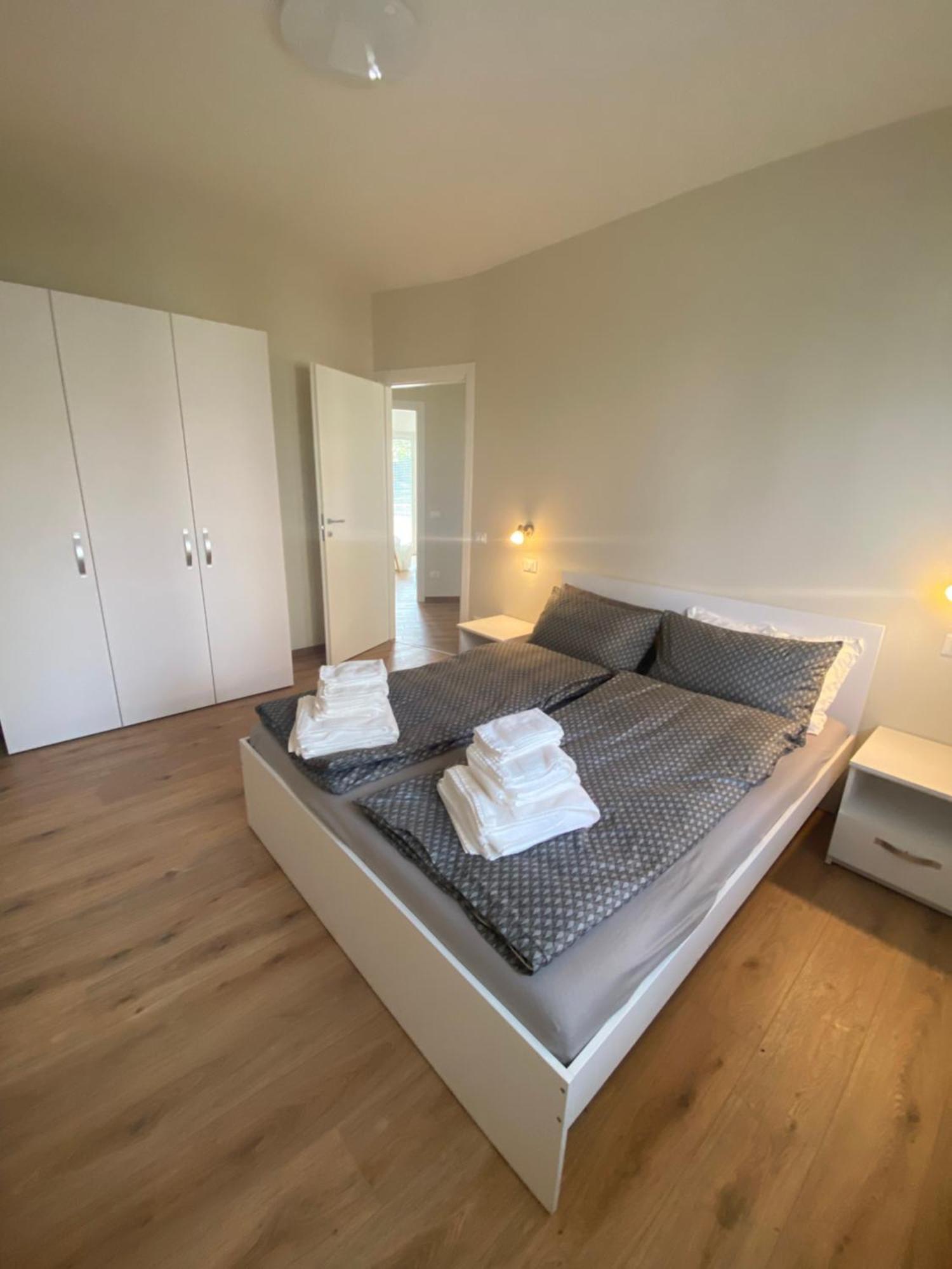 Appartamenti Golfo Borromeo 3 E 4 Baveno Exteriör bild